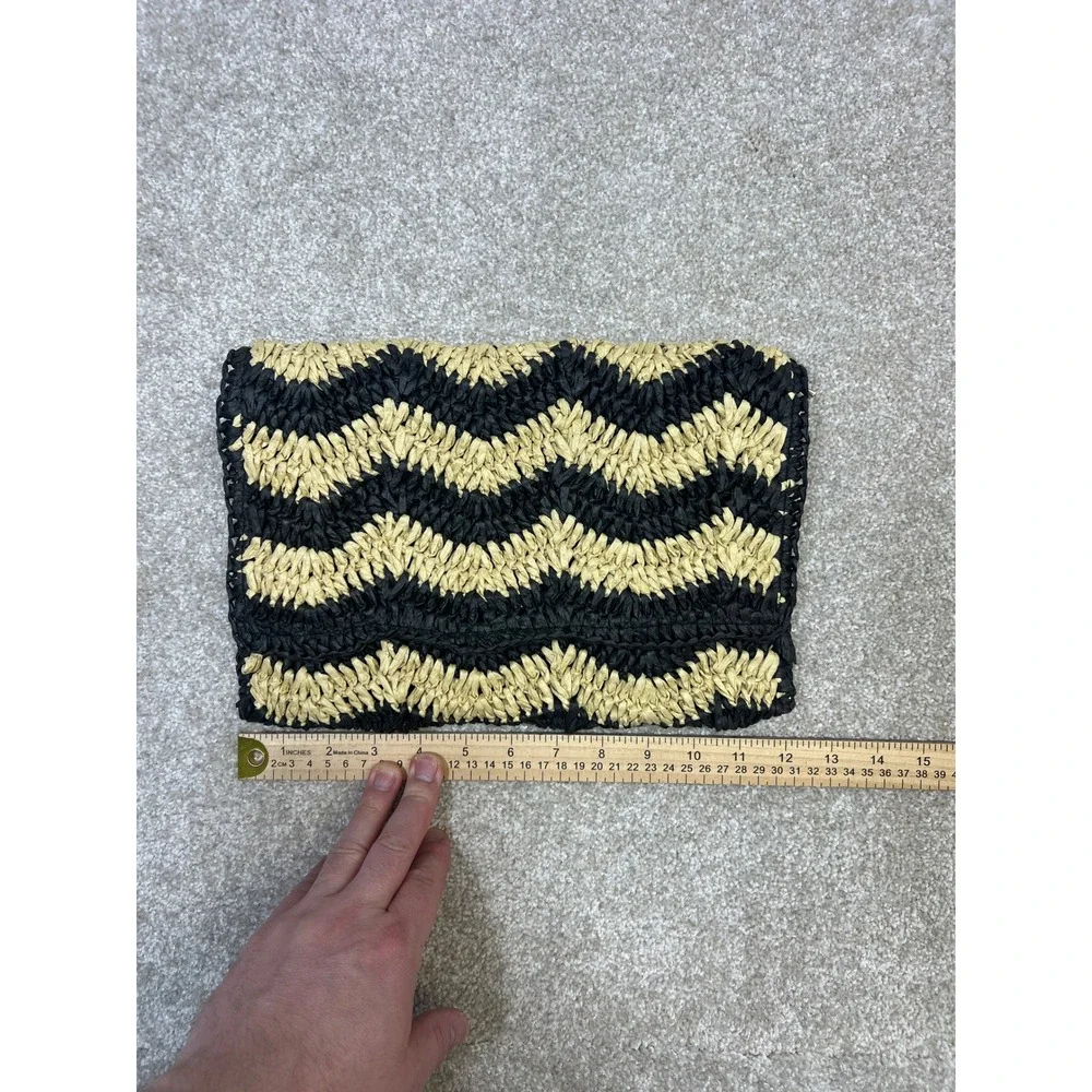 Chevron Woven Straw Clutch Bag Black Tan Foldover Envelope Snap Closure‎